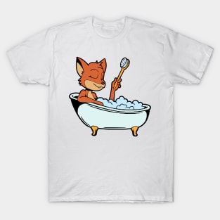 Fox takes bath in the bathtub T-Shirt